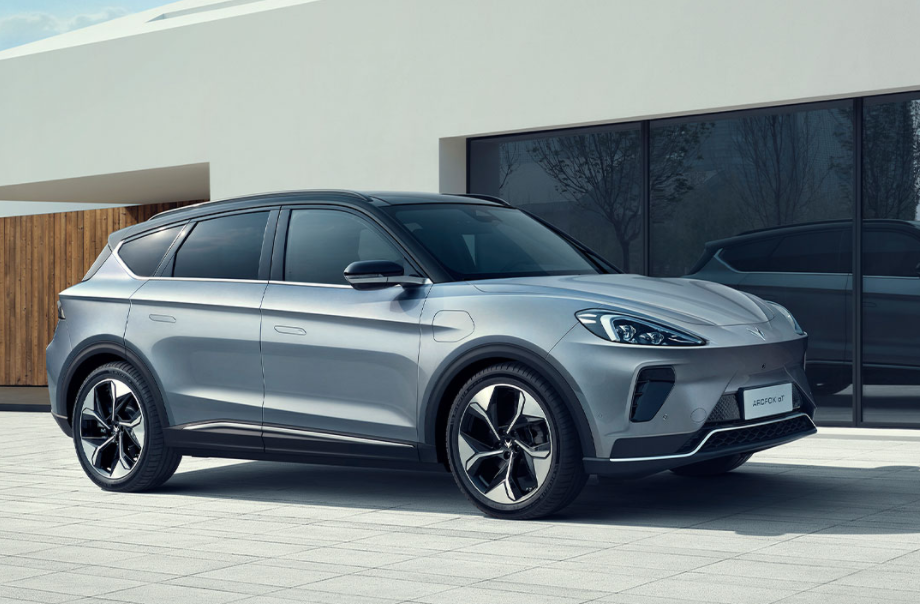 北汽蓝谷：T5神行版装载宁德时代5C神行超充电池，15分钟补能500km