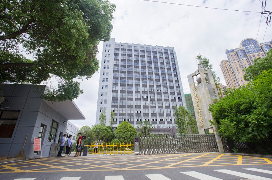 宏达电子：拟472万元受让控股子公司股东2.57%股权