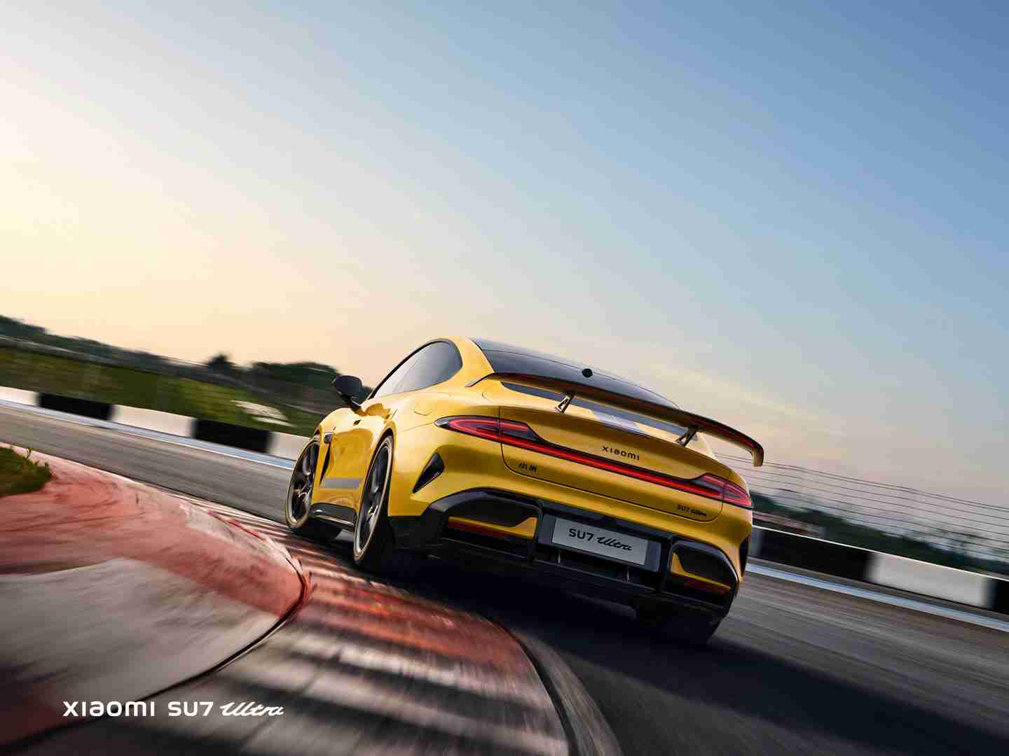 预售价 81.49 万元,“地表最快四门量产车”小米 SU7 Ultra 量产车开启小定