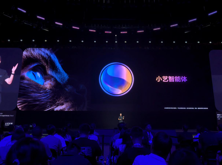 真的 6!华为 Mate X6 加持鸿蒙大屏 AI 新功能,重塑智能交互体验