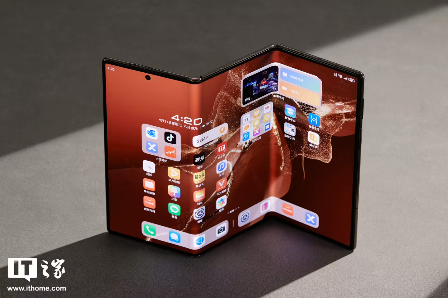 折叠屏手机五年,为何真正行业引领的一直都是华为?