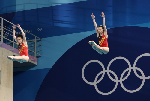 速度与智能的完美融合:佳能EOS R1体育摄影新选择