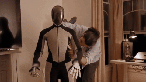 世界首例:一位「00后」让人形机器人住进了家