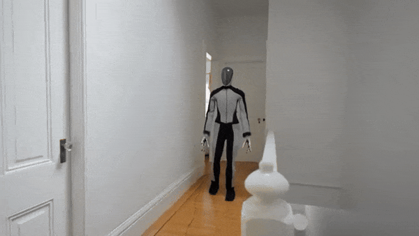 世界首例:一位「00后」让人形机器人住进了家