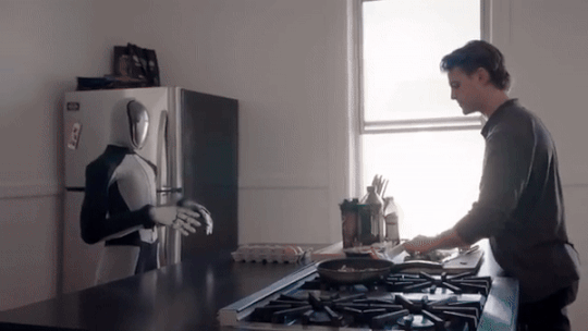 世界首例:一位「00后」让人形机器人住进了家