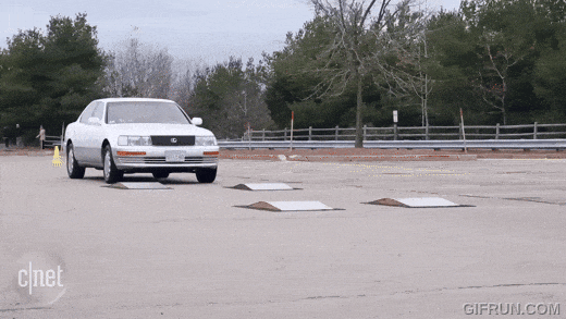 不像人也不像狗,腾讯最新家用机器人有点「离经叛道」