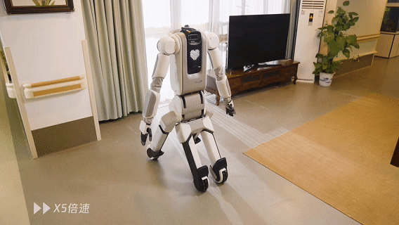 不像人也不像狗,腾讯最新家用机器人有点「离经叛道」