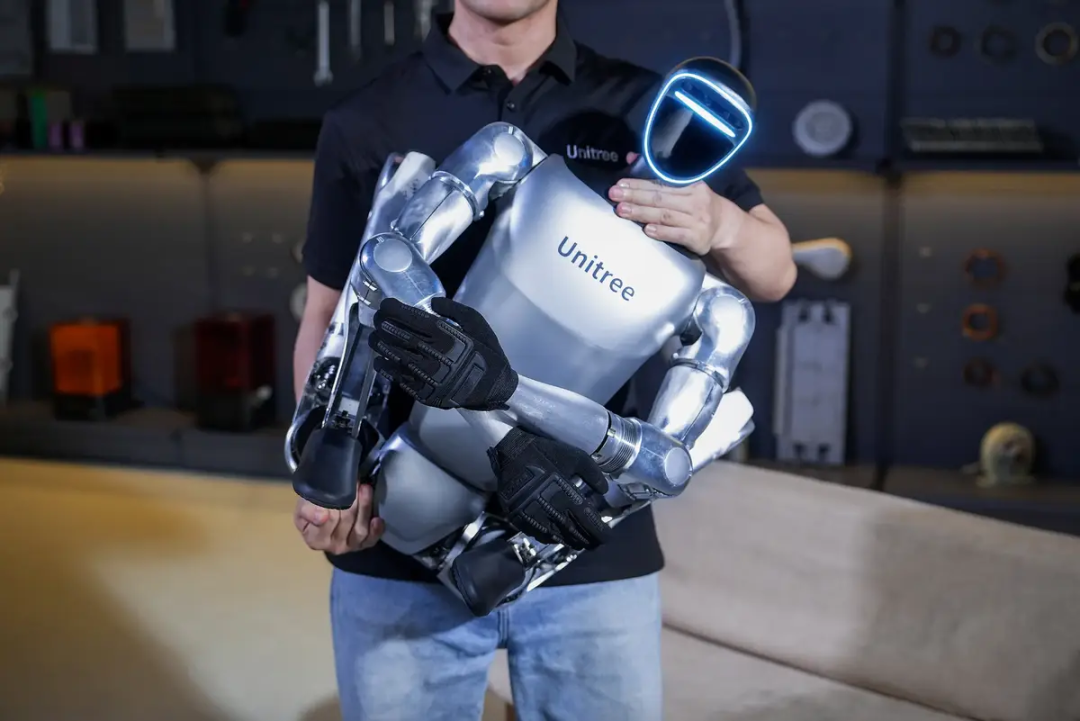 不像人也不像狗,腾讯最新家用机器人有点「离经叛道」