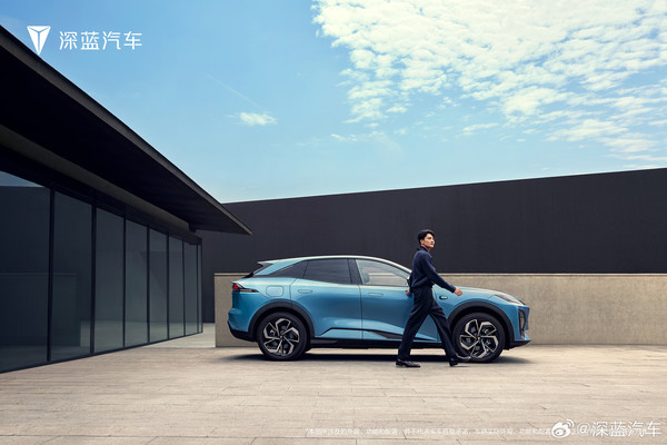 深蓝汽车发布S07/L07智驾系统升级公告 提醒尽快升级