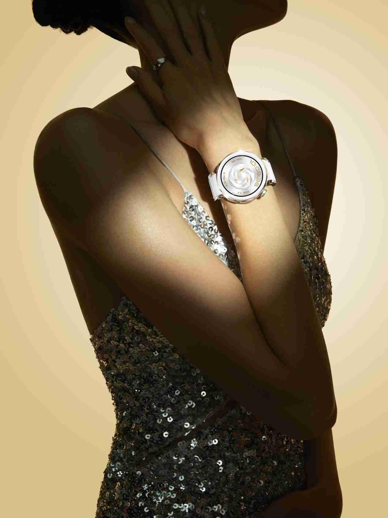 新年华为智能手表好礼指南:为亲朋好友定制的健康守护