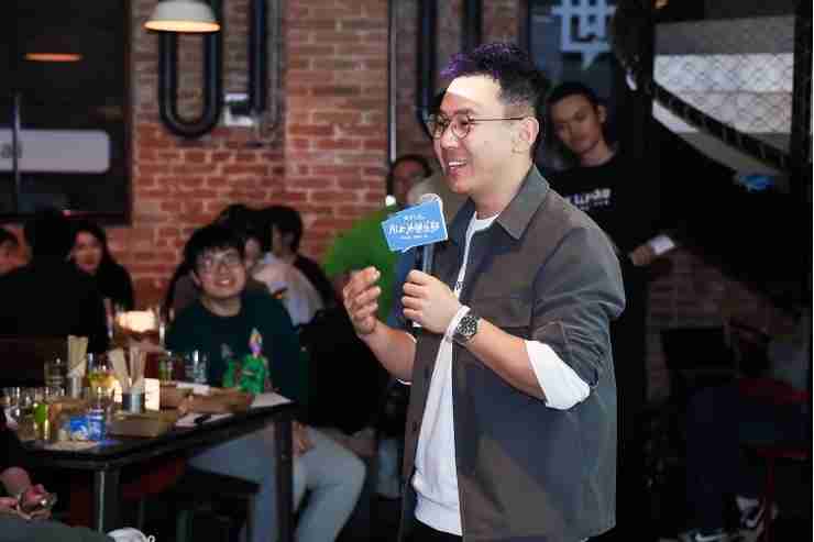 知乎直答亮相“学术酒吧”开放麦,李开复、刘知远相聚“AI上头俱乐部”