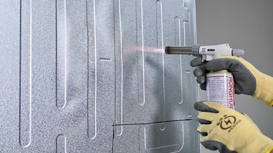 火烧箱体、置物架起舞!Leader冰箱竟在这场会上安然无恙