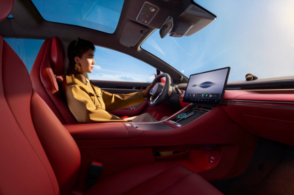 年轻人首台鸿蒙智行!智界新S7推出三年免息政策