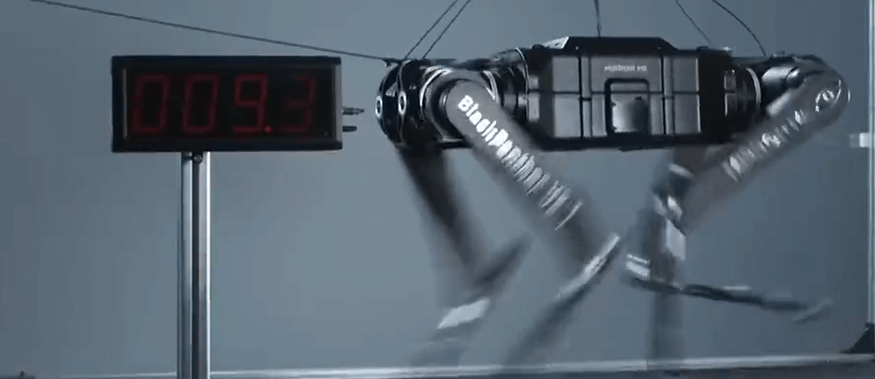 跑出残影！国产四足机器人10米/秒，全球最快！