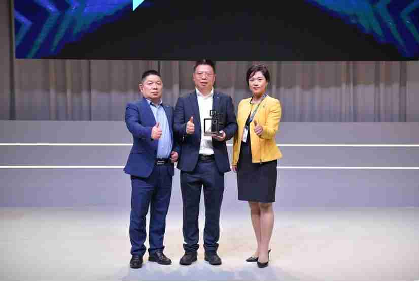 中兴通讯携手合作伙伴荣膺三项GSMA全球移动大奖（GLOMO）
