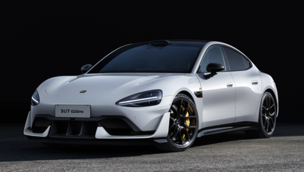 网友求雷军限SU7Ultra飙车动力：太吓人