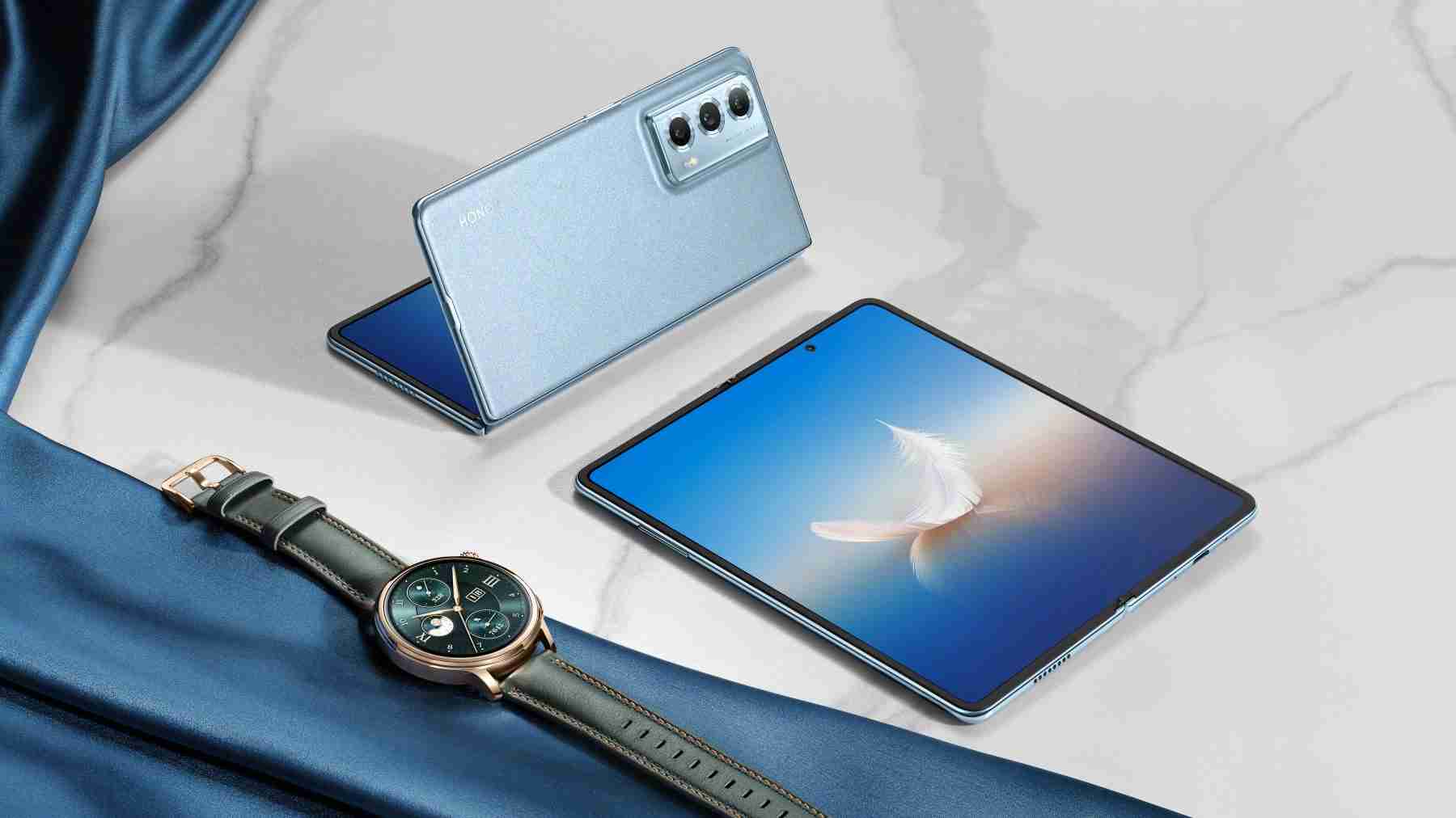 荣耀宣布五年内投资100亿美元共建AI终端生态