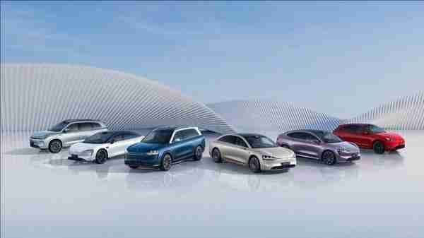 曝鸿蒙智行上周新增大定约2.8万台 问界、享界新车发力