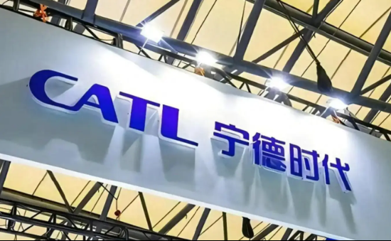 原材料价格下降，宁德时代2024年扣非净利495.44亿元