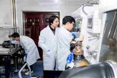 浙大《自然》发布，新型半导体技术造就世界最小LED