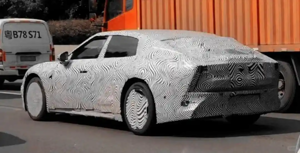 小鹏P7 Ultra最新渲染图曝光 高管回应：没看过实车