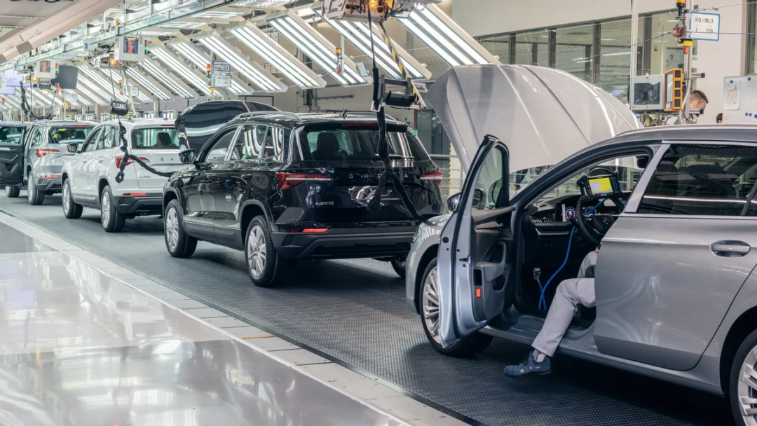 特朗普的大刀，向全球车企头上砍去