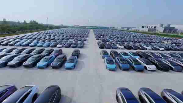 智界超级工厂内部公开 华为赋能AI质检1分钟下线1台车