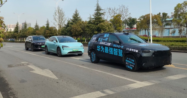 华为“第六界”SUV谍照曝光或搭载ADS4.0