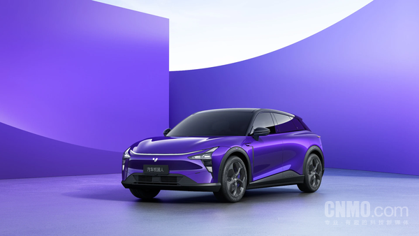 极越六座新车亮相：蔚来换电+5C超充