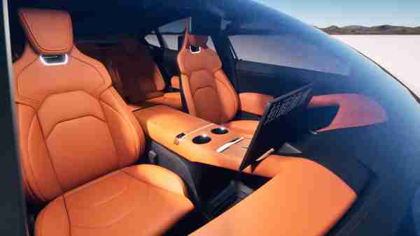 小米YU7内饰渲染图曝光：紫、白、橘三色 比SU7大气