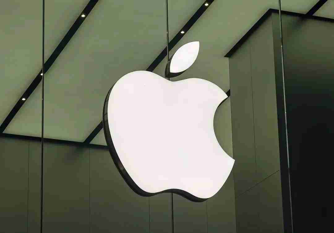 苹果联手阿里百度开发AI国行版iPhone，预计2025年中期上市