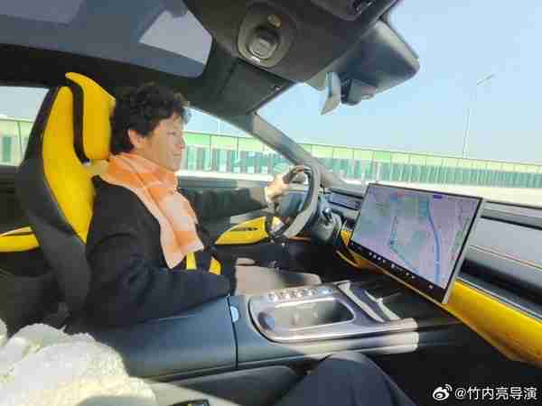 日本导演竹内亮大赞小米SU7 Ultra:太漂亮了 我是米粉