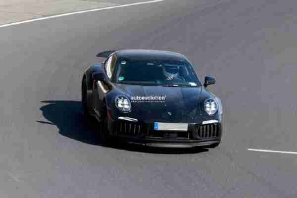 2026款保时捷911 Turbo路测图曝光 外观有多处改进　