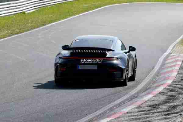 2026款保时捷911 Turbo路测图曝光 外观有多处改进　