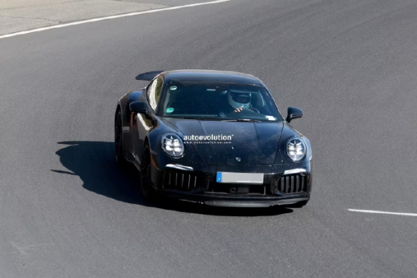 2026款保时捷911Turbo路测图泄露，外观大改