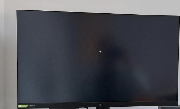 RTX50/40系黑屏危机，英伟达新驱动惹祸