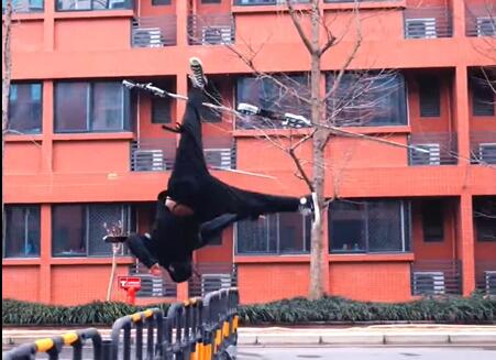 大神用科技重现万剑归宗网友：酷毙了