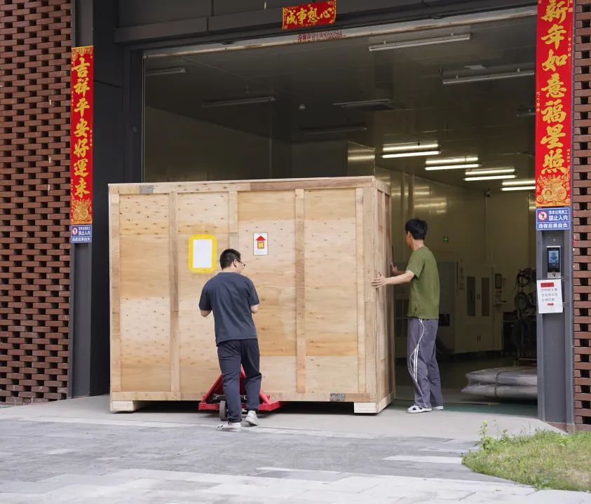 中科光智蝶形激光器封装线成功交付