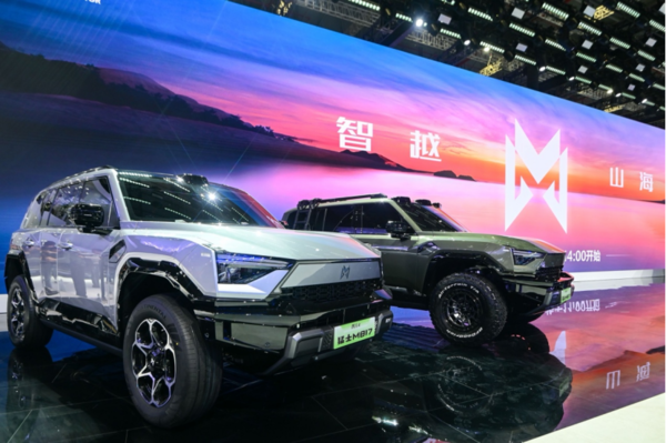 东风猛士M817亮相上海车展最“华”越野车