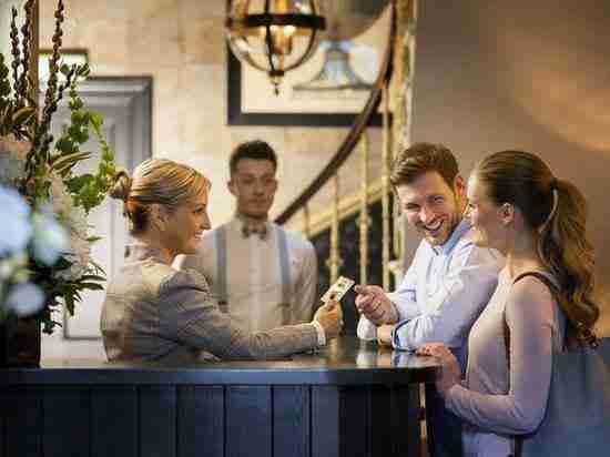 不懂编程,如何完成酒店预约APP开发?一文剖析酒店 APP解决方案