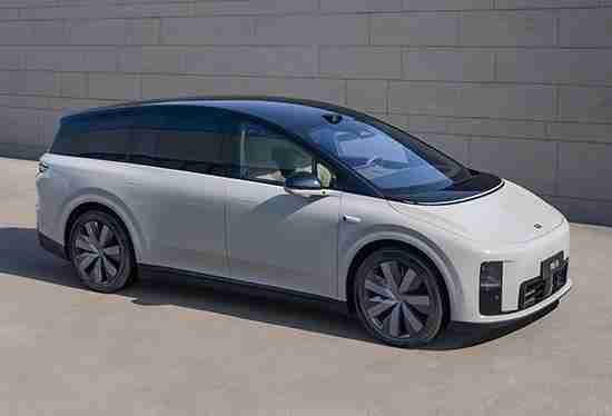 理想i8内饰谍照曝光：三排6座布局 二排无零重力？