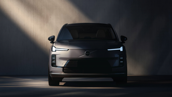 沃尔沃XC70亮相，SMA混动加持，年内上市