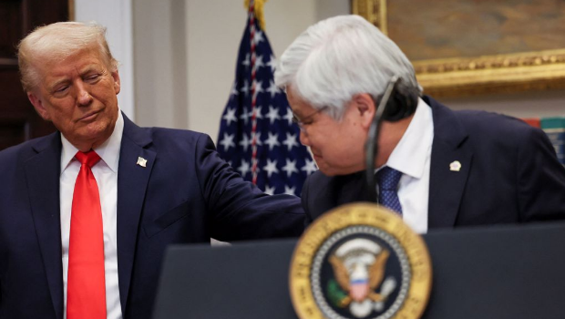 特朗普信赖黄仁勋，魏哲家对美投资承诺