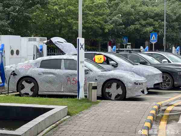 小鹏P7 Ultra和G7同框谍照曝光:风格差异很明显