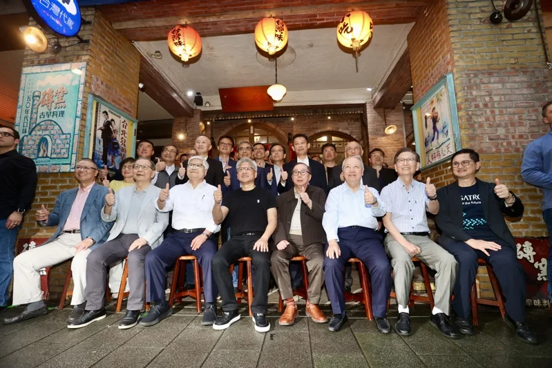 黄仁勋三度宴请,台湾科技大佬齐聚“砖窑古早味”