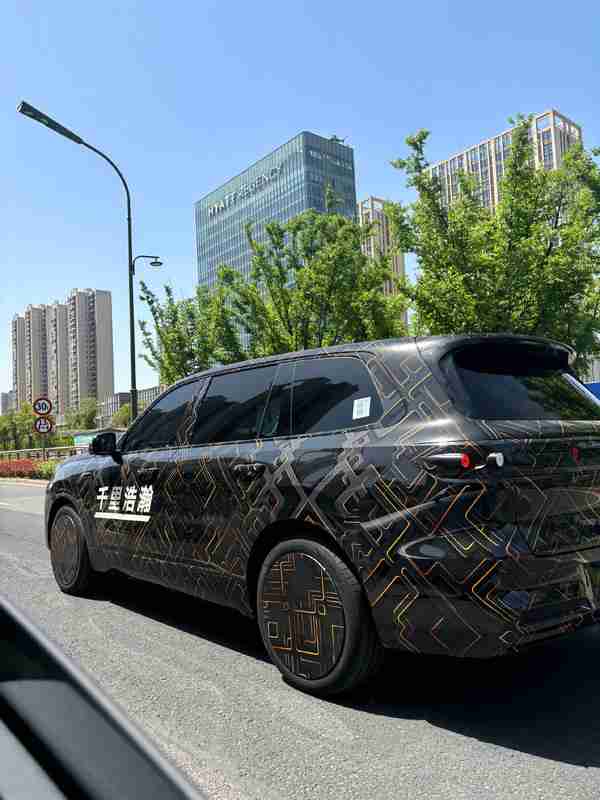 吉利银河全新旗舰SUV谍照曝光 搭载千里浩瀚 售价20万起？