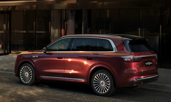 A股三大指数下跌，赛力斯逆势涨停，问界销量或将起飞？