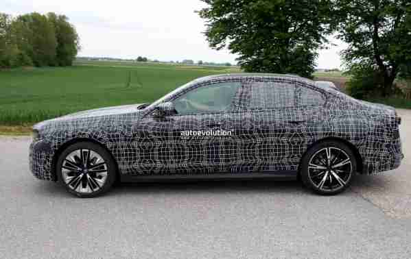 中期改款宝马5系谍照曝光 内外设计大改 2027年投产