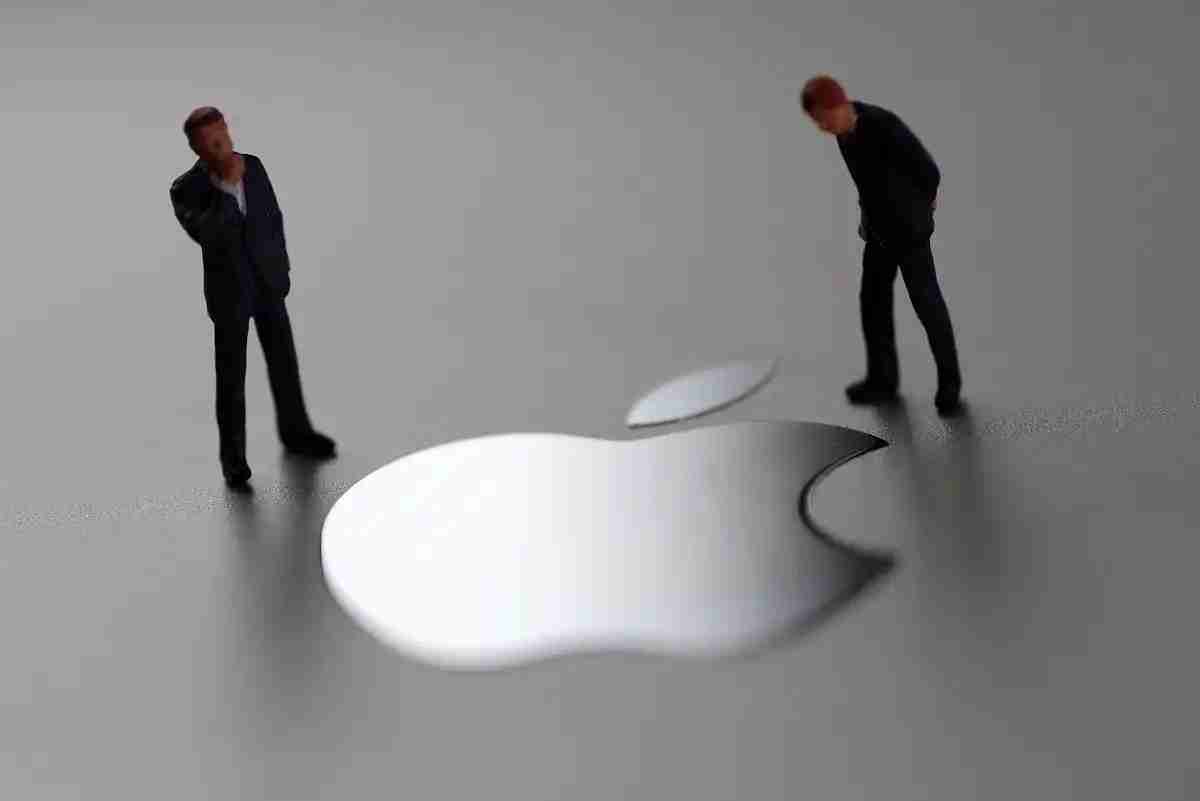 苹果高管称iPhone十年内恐被淘汰！智能手机或将退场