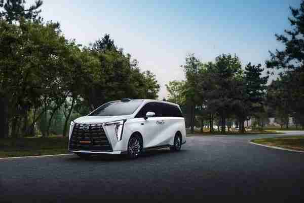 传祺向往M8乾崑将于5月26日正式上市 搭载鸿蒙座舱